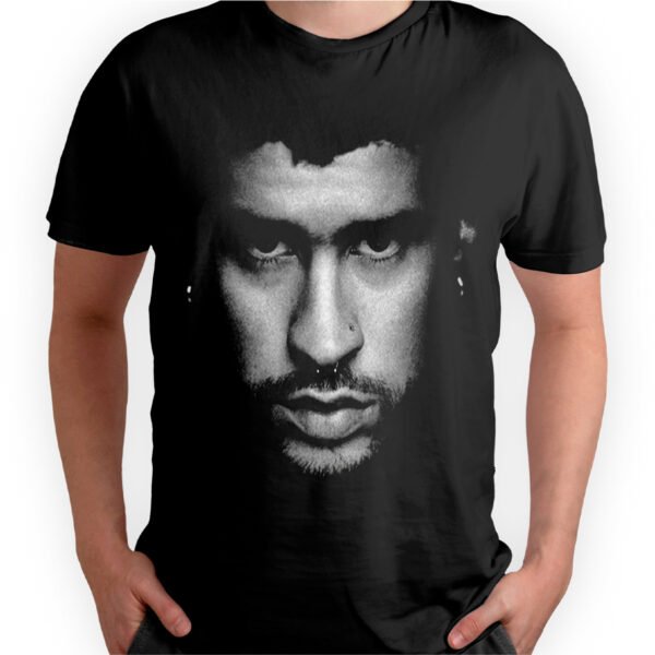 Mesa de trabajo 11-100 Playera Negra Hombre Bad Bunny Casual Urbano