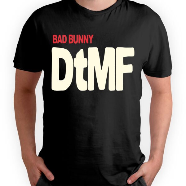 Mesa de trabajo 23-100 Playera Negra Hombre Bad Bunny DTMF Casual Urbano