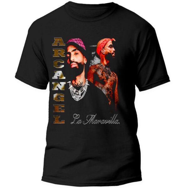Mesa de trabajo 30-100 Playera Negra Hombre Arcangel La Maravilla Casual Urbano