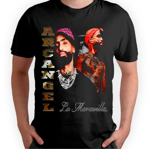 Mesa de trabajo 31-100 Playera Negra Hombre Arcangel La Maravilla Casual Urbano